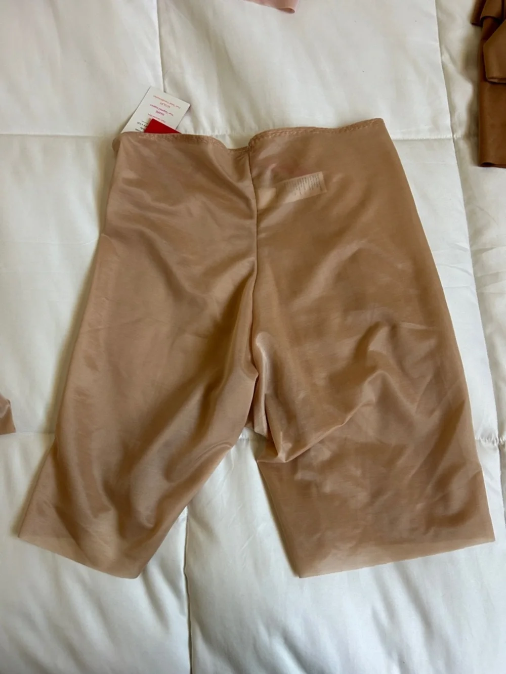 NWT Spanx. Britches Mid thigh Shorts in Beige. Small - Picture 3 of 5